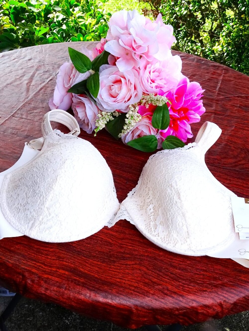 Jessicaa Simpson Lace Cups Smooth Back Bra 38C NWT